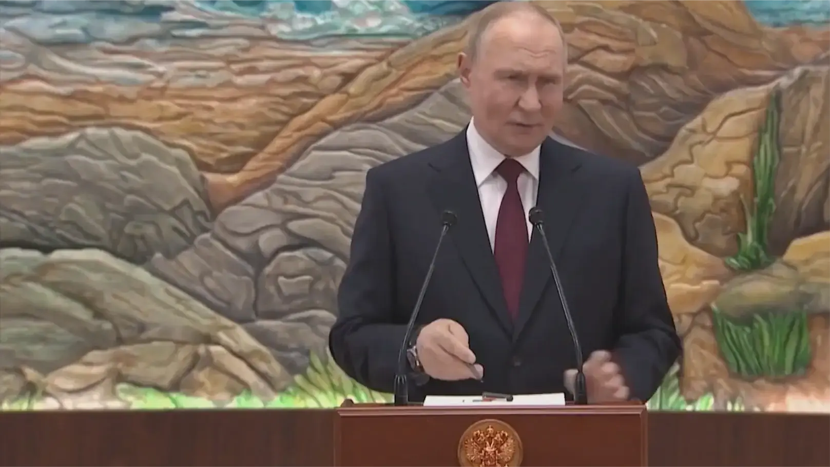 Tổng thống Putin: Chính quyền Ukraine đã mất tính chính danh